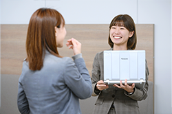 MEMBER INTERVIEW 03 営業本部 マーケティング推進室 エリアプランニング部 東日本エリアプランニング課 山邊紗耶